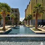 Flat 2Br Downtown Riverfront Work From Home Wifi Pool