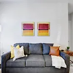 Flat 2Br Downtown Riverfront Work From Home Wifi Pool