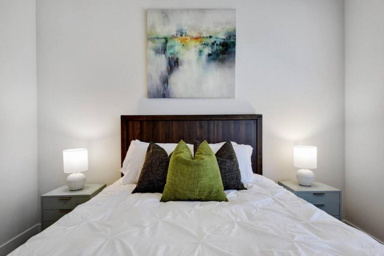 Apartment Flat 2br Downtown Riverfront Work From Wifi Pool *