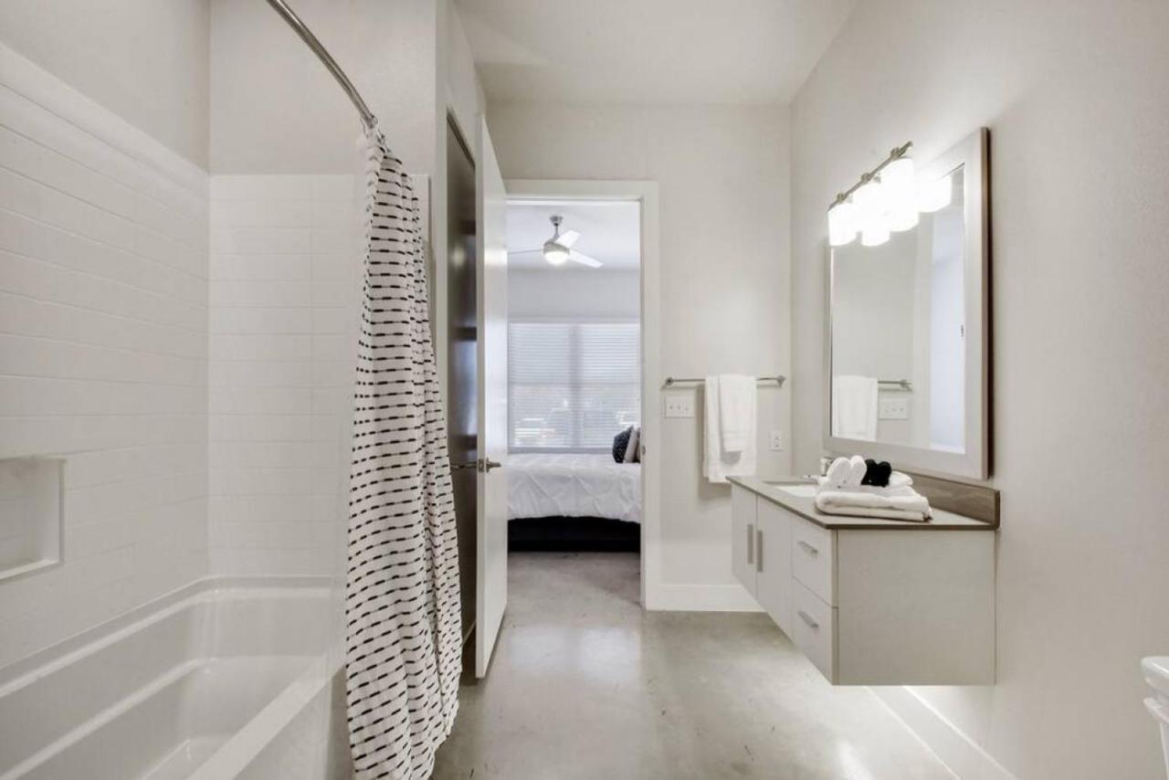 Flat 2br Downtown Riverfront Work From Wifi Pool * San Antonio