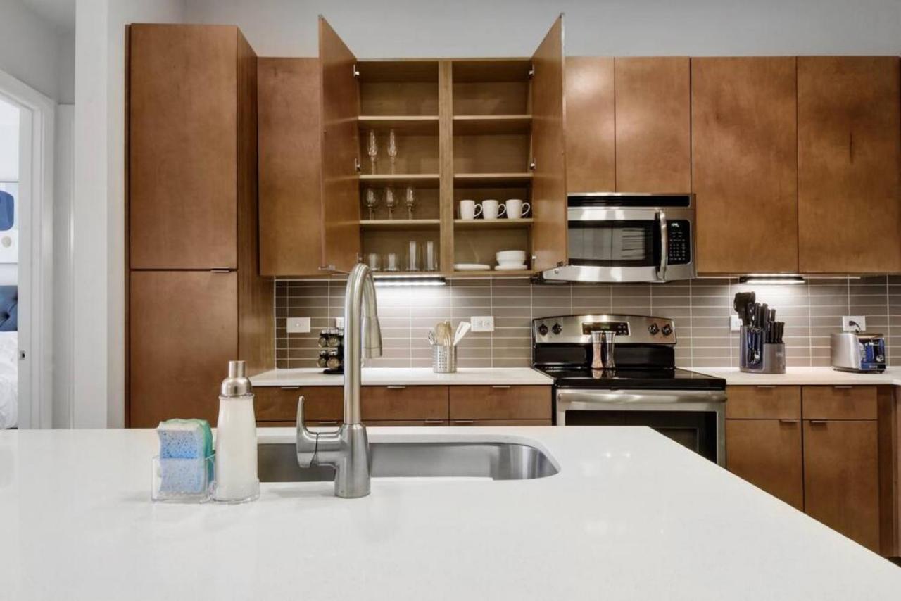 Flat 2br Downtown Riverfront Work From Wifi Pool Apartment