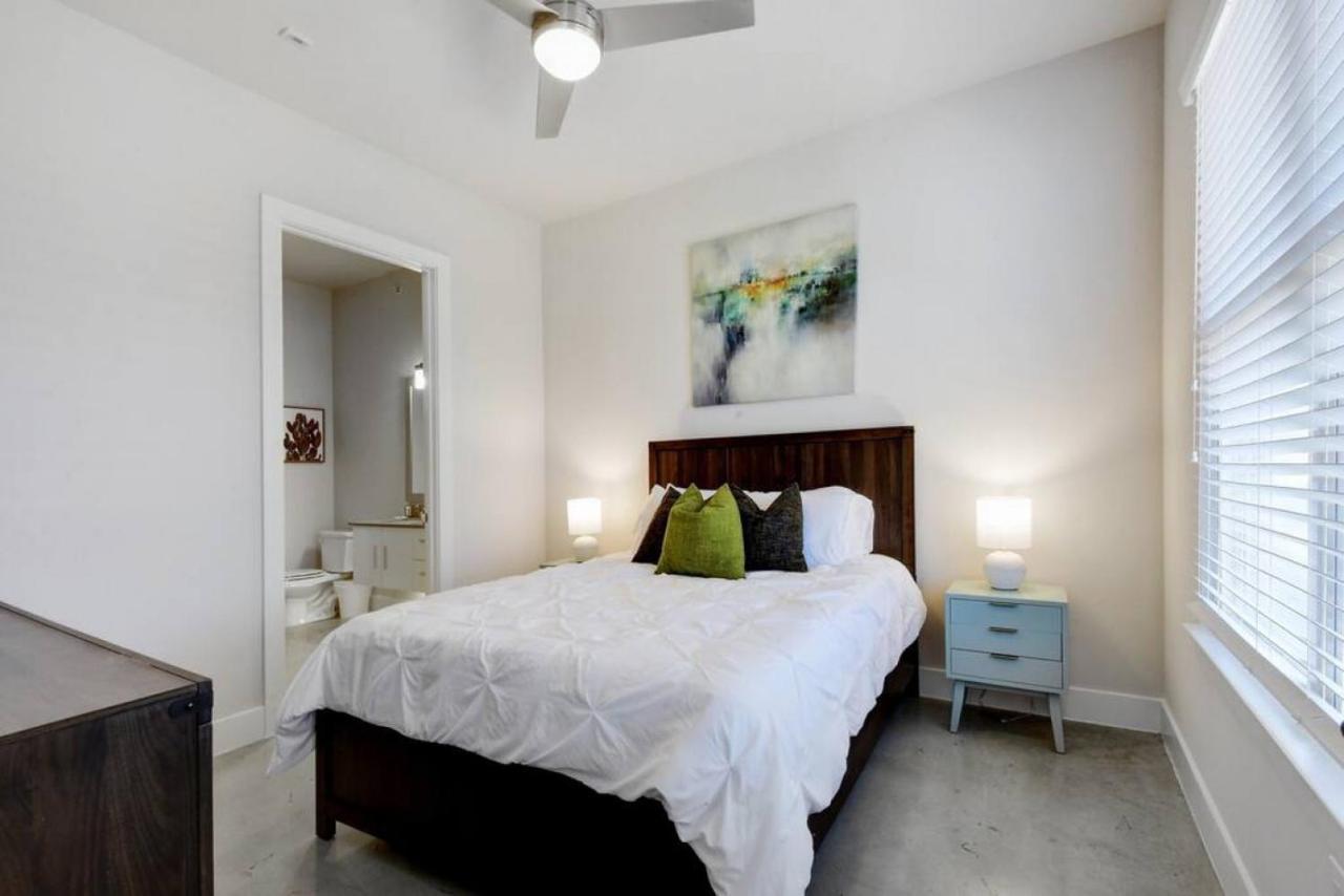 Apartment Flat 2br Downtown Riverfront Work From Wifi Pool