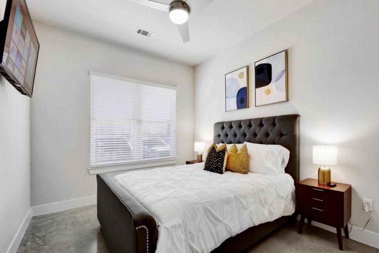 Flat 2br Downtown Riverfront Work From Wifi Pool